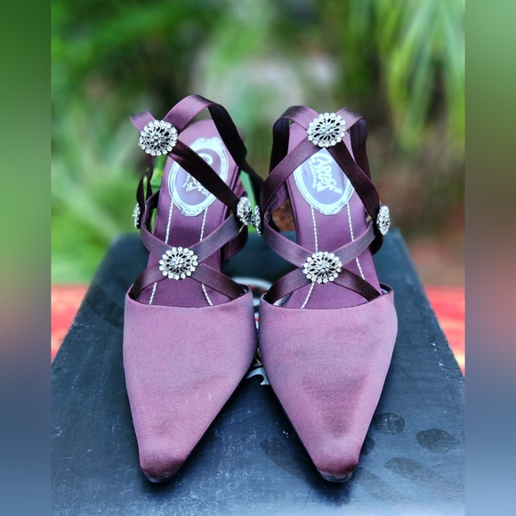 Plum Satin Strappy Pumps By Carlos Santana - Picture 1 of 5
